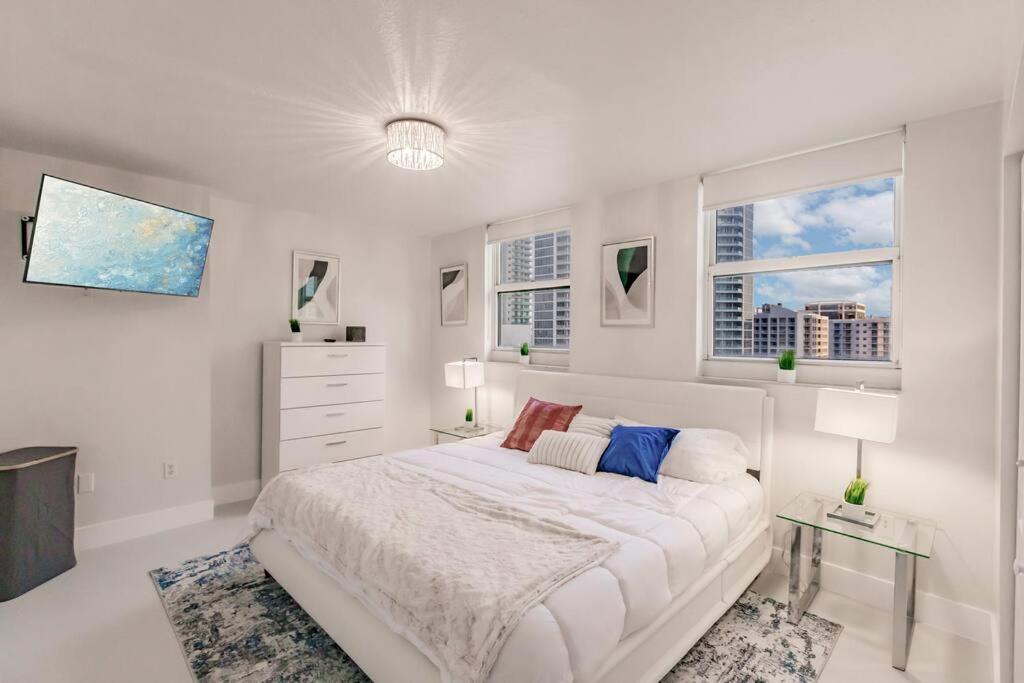 Upscale Brickell 3 Bedroom With Water Views And Free Parking Miami Exterior foto