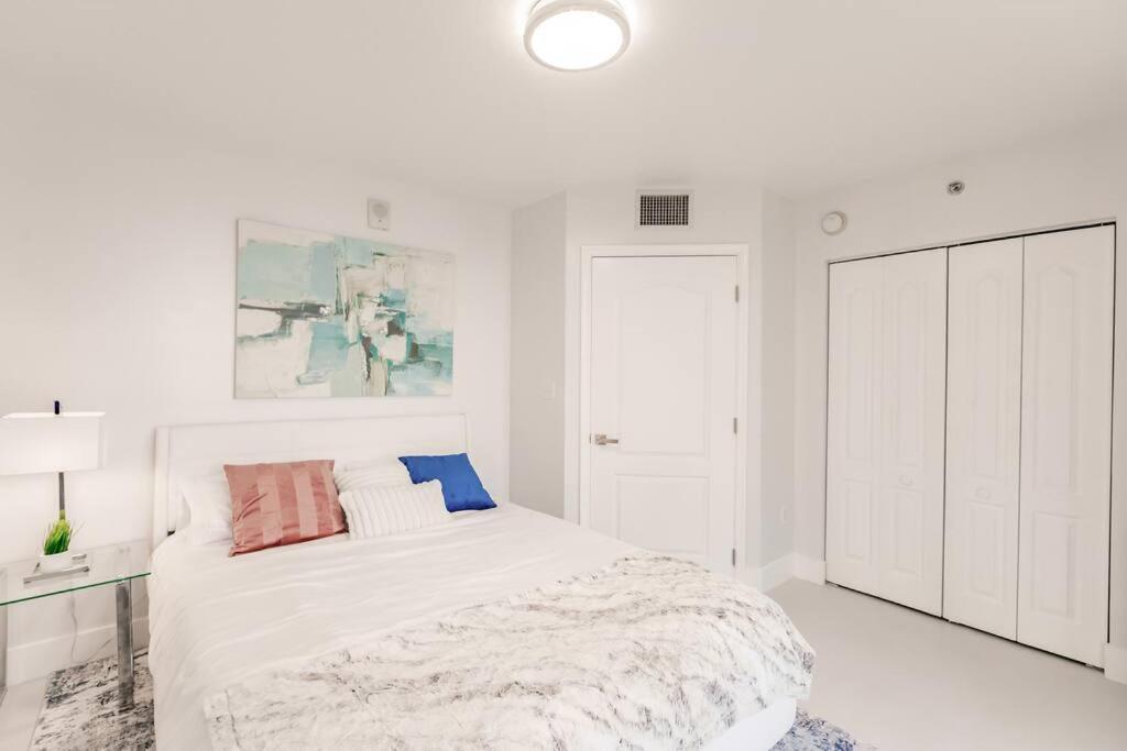 Upscale Brickell 3 Bedroom With Water Views And Free Parking Miami Exterior foto