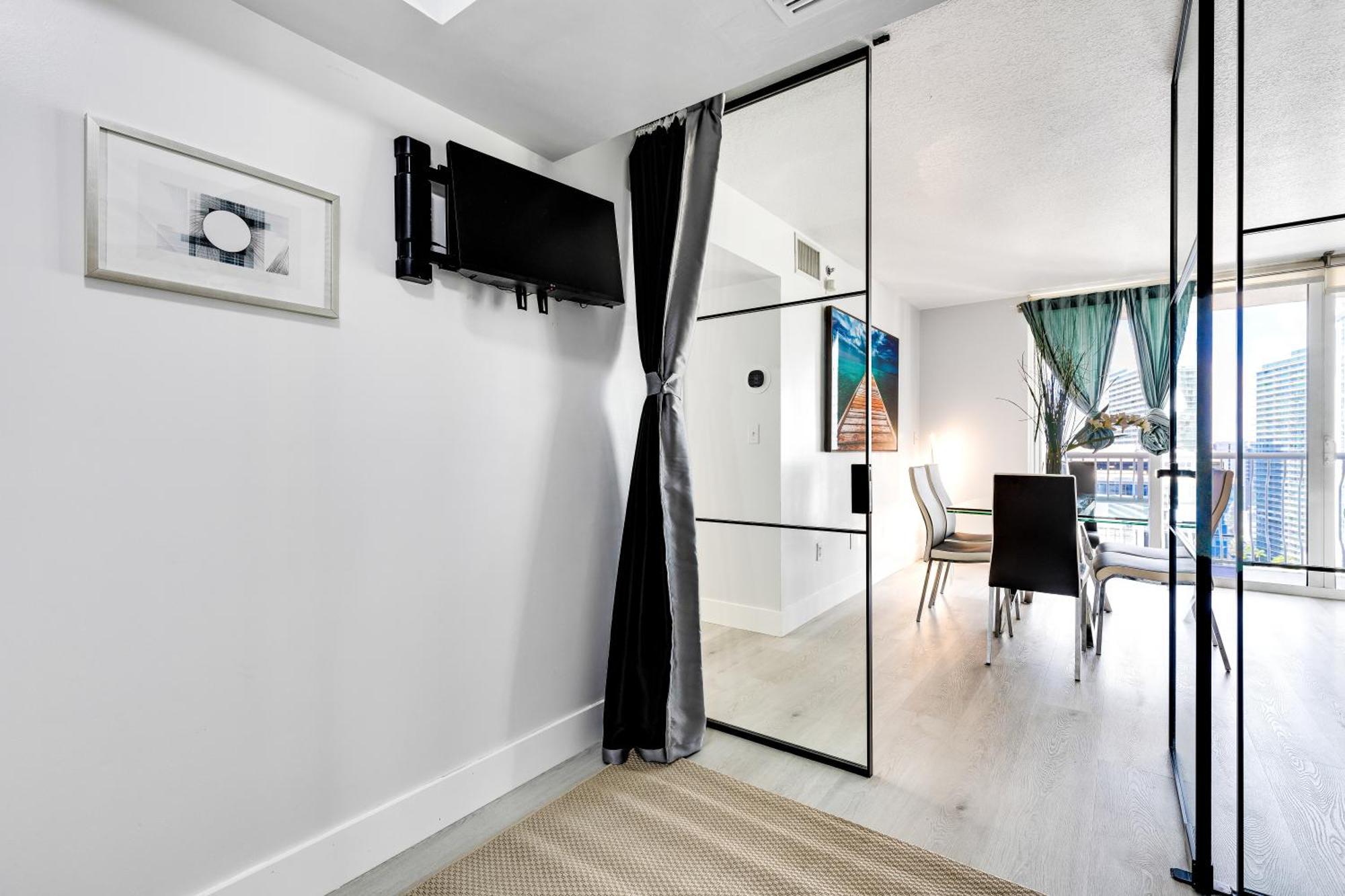 Upscale Brickell 3 Bedroom With Water Views And Free Parking Miami Exterior foto
